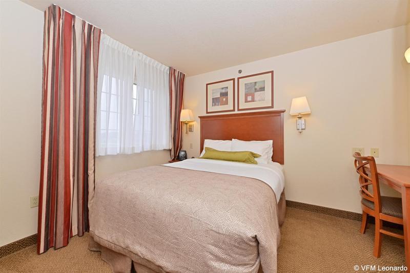 Candlewood By Ihg Hotel Springfield